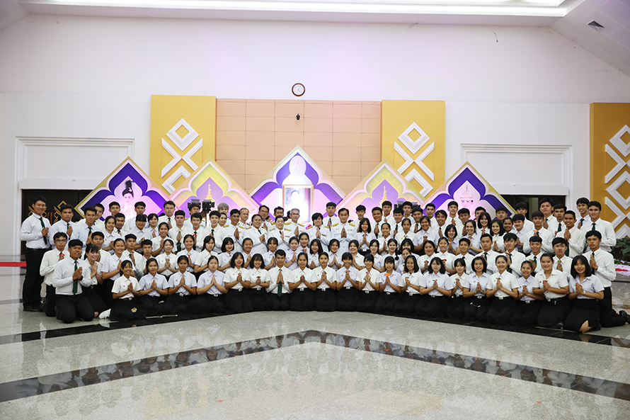 พิธีถวายเครื่องราชสักการะ จุดเทียนถวายพระพรชัยมงคลฯ