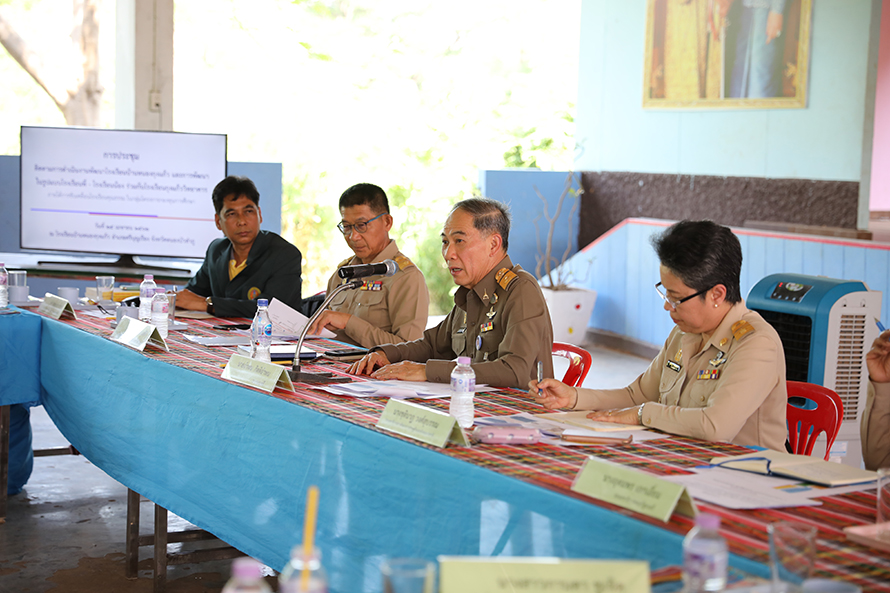 องคมนตรีลงพื้นที่ ตรวจเยี่ยมโรงเรียน