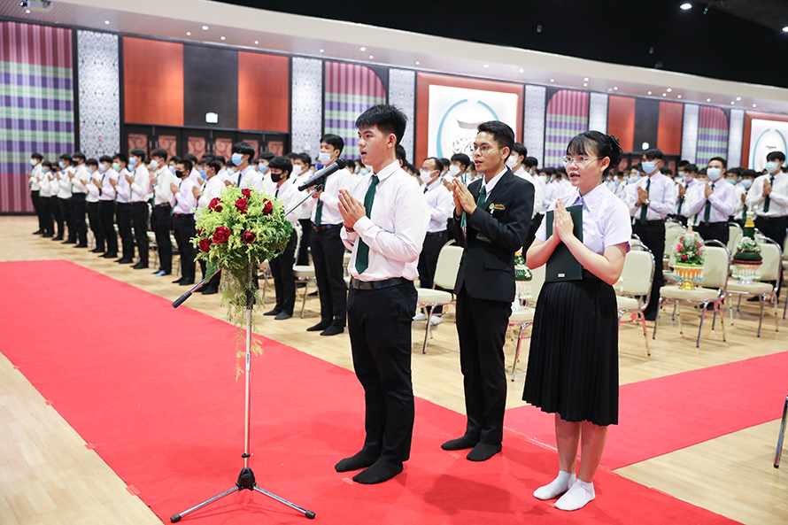 ราชภัฏน้อมวันทา บูชาครู ประจำปีการศึกษา 2563