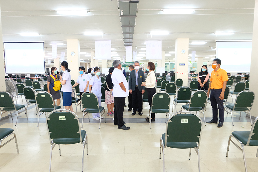 ตรวจเยี่ยมสถานที่ฉีดวัคซีนฯ