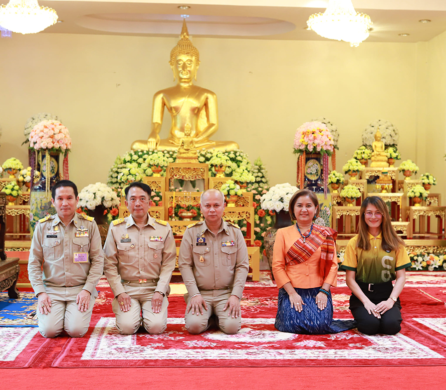 ร่วมพิธีเจริญพระพุทธมนต์และเจริญจิตตภาวนา