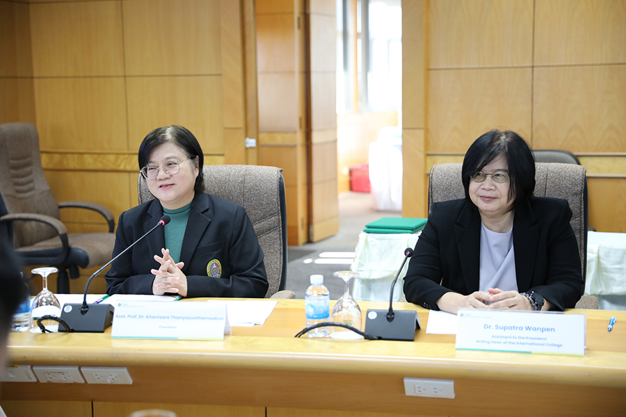 ต้อนรับ มหาวิทยาลัยกว๋างบิ่ง